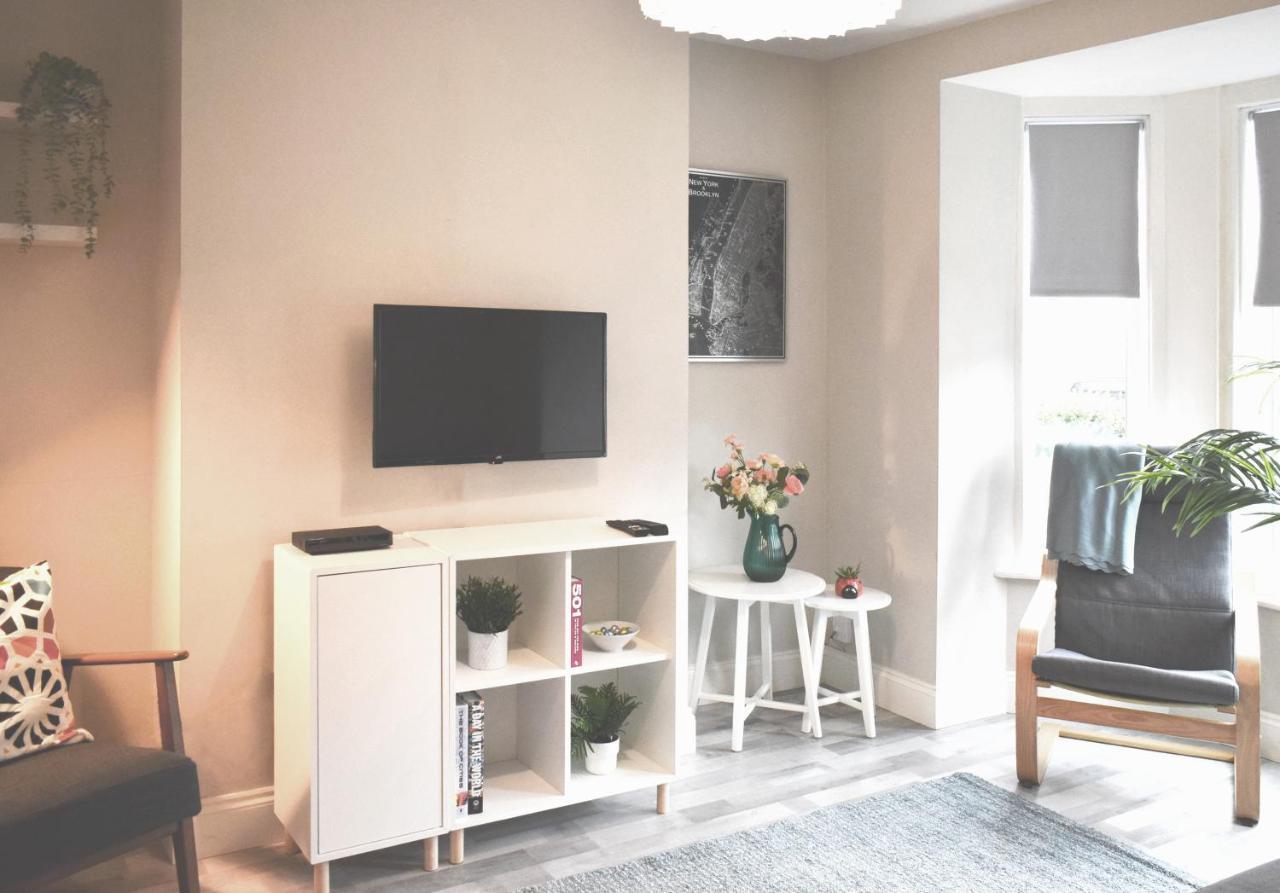 Дом отдыха Three Bedroom With Garden *